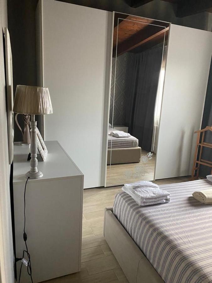 Smart's Luxury Airport * Naples